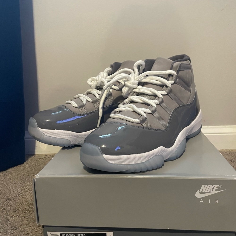 Size 11 cool grey Jordan’s